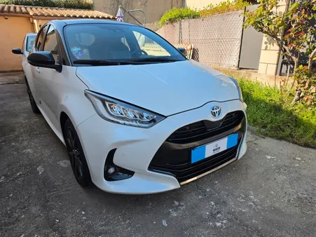 Toyota Yaris Hybride Collection Blanc Nacré / 14 800 kms / Full Options