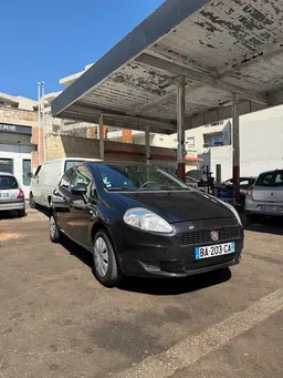 FIAT GRANDE PUNTO 1.2 65 ch CLIM-KIT ANTI CREVAISON- CTOK- FBKM-DOUBLE DES CLÉS-BLUETOOTH- VITRES ÉLECTRIQUES -PRISE 12V- ECT…
