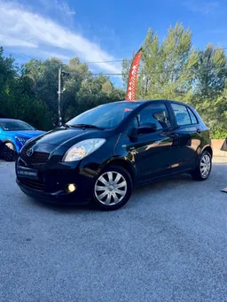 Toyota Yaris 1.4 D-4D 90ch 5p PREMIÈRE MAIN (CLIMATISATION / RADIO CD MP3)