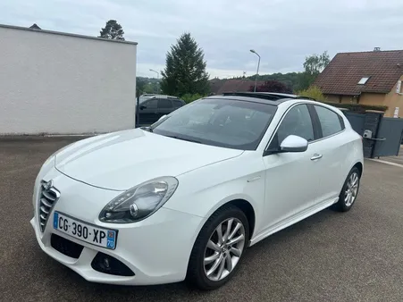 Alfa roméo Giulietta 1.4 TB MultiAir 170ch Exclusive Stop&Start TCT BVA toit ouvrant panoramique /cuir/led/kit distribution ok
