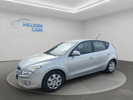 Hyundai i30 1.4 110CV CONFORT 124 200KM