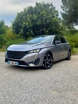 PEUGEOT 308 III 1,5 BlueHdi 130 Allure Pack - EXCELLENT ÉTAT