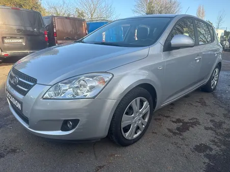 Kia ceed 1.4 essence 105 cv 59000 kms première main