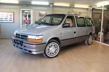 Chrysler Grand Voyager LE 3.3 V6 – 1993 – Châssis long – 7 places – État exceptionnel – Carte grise collection