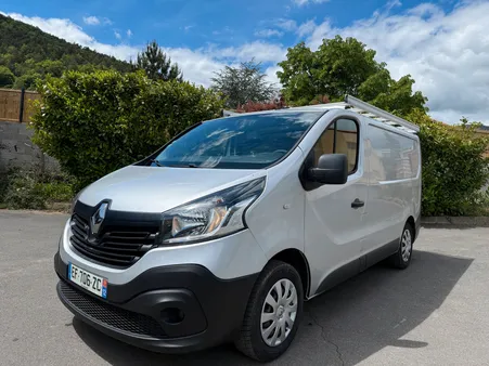 Renault Trafic L1H1 Dci 120 Bv6m Grand Confort. GPS Clim Attelage Galerie + échelle. TVA récup