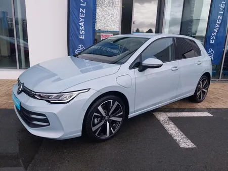 VOLKSWAGEN Golf 1.5 eHybrid 204 DSG6 VW Edition
