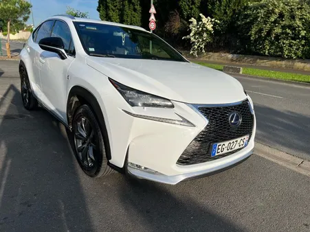 Lexus nx 300 modèle 2017 finition F sport toit ouvrant