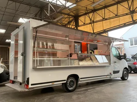 Camion magasin Alimentation Générale