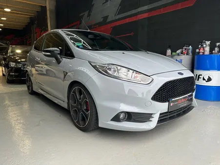 Ford Fiesta ST200 1.6 Ecoboost 200ch 3P