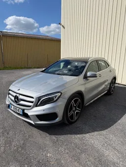 MERCEDES CLASSE GLA 200 AMG Line 7-G DCT/127.000kms/08.2015/ VENTE MARCHANDS