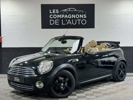Mini (2) COOPER Cabrio 120 / Boite Auto / Sièges Volant Sport / Bluetooth