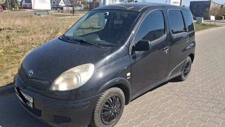 Toyota Yaris climatisé bien entretenu vitres électriques verrouillage centralisée