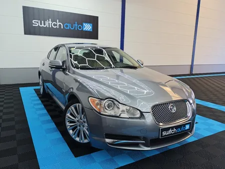 JAGUAR XF 3.0 D V6 - BVA BERLINE Luxe PHASE 2 / SUIVI COMPLET /TOIT OUVRANT/CUIR COMPLET/CAMERA/GARANTIE