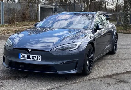 TESLA Model S Long Range 100 kWh | Autopilot 3.0 • Toit panoramique • 669ch • Configuration premium