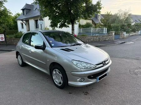 Peugeot 206 phase 2. 1.4l hdi 70ch ct ok