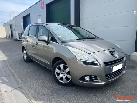 Peugeot 5008 5 PLAGES GENERATION-I 1.6 HDI 110 ACTIVE TOIT PANORAMIQUE