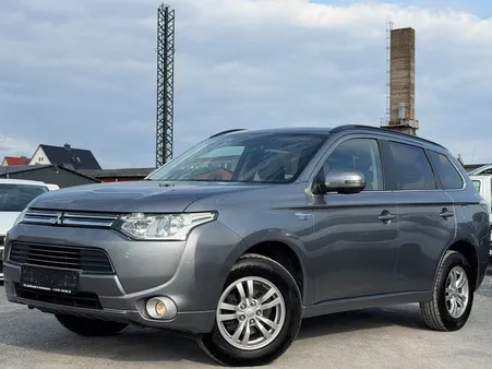 Mitsubishi Outlander 4WD Hybride 2.0 203CH - Carnet D'Entretien Complet - Sièges Chauffants - BVA - Navigation - Led - Caméra De Recul - 170000KM