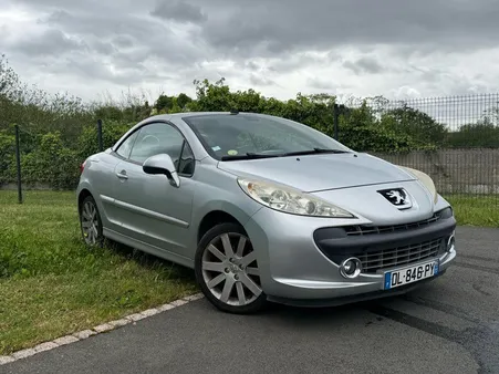 Peugeot 207 cabriolet sport pack à marchand