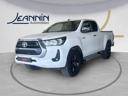 Toyota hilux x-tra cab 4wd 2.4l 150 d-4d bva legende