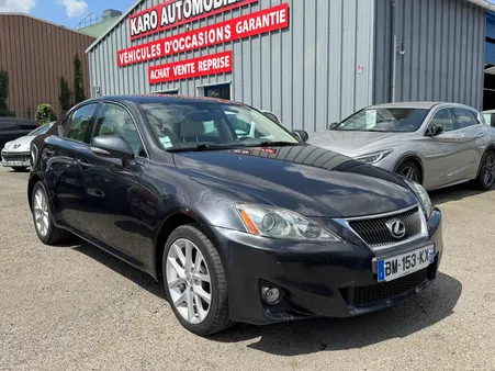 Lexus is200