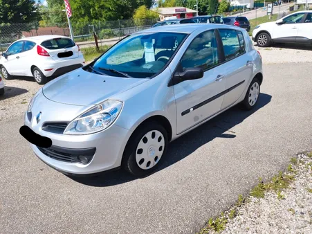 Renault Clio III 1.6 110 cv boîte auto privilège /ct ok / distribution neuve/ révisée / garantie 6 mois