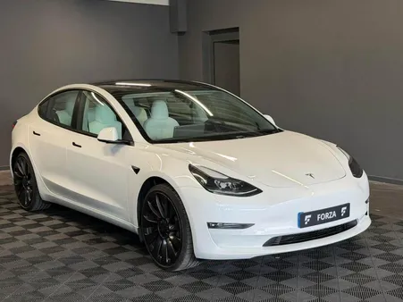 TESLA MODEL 3 Performance