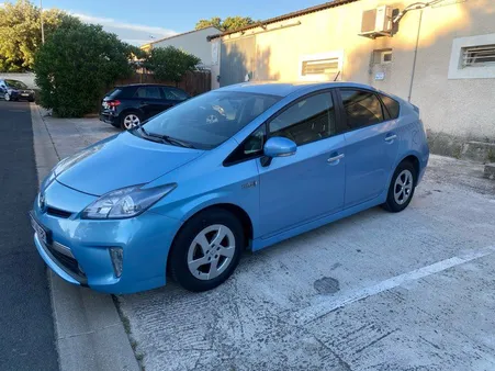 Toyota prius lll Lounge 1L8 Hybride rechargeable 136CH