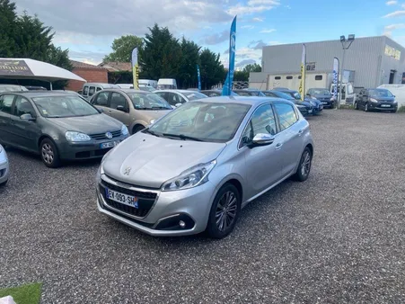 Peugeot 208 2018 en très bon prêt à partir