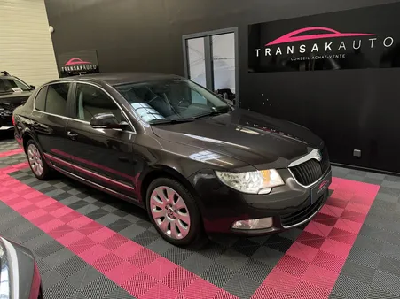 SKODA SUPERB 2.0 TDI 140 CR FAP Ambiente + SIÈGES ELECTRIQUES AV + ATTELAGE + BLUETOOTH + CLIM AUTO + KIT DISTRI