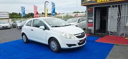 Opel corsa / 1.2 essence 80 cv / année 2009 / ct ok