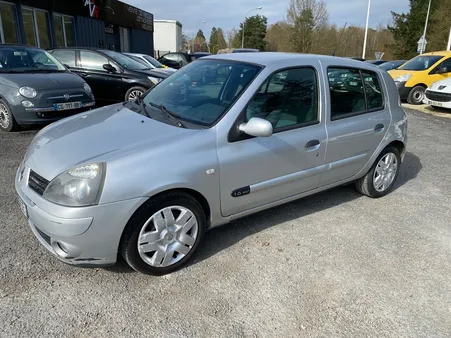 RENAULT Clio 2 PHASE 2 1.6 16V 110 CH EXTRÊME 1 ÈRE MAIN ENTRETIEN A JOUR P
