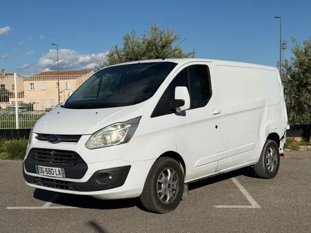 Ford custom accidenté 155ch