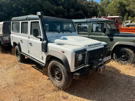 Vend defender land Rover