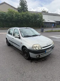 Clio 2 1.2 8v
