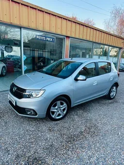 Dacia SANDERO 1.5 BLUE DCI 75CH (Berline), gris, 4cv