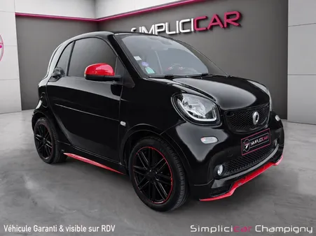 SMART FORTWO COUPE 90 ch Urbanlava - Caméra de recul - Pack Brabus - Accoudoir - Faible Kilométrage