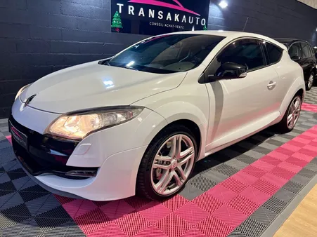 RENAULT MEGANE III COUPE 2.0 250 CH RS / Entretien complet RENAULT / 4 pneus neufs / sièges RECARO