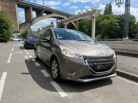 PEUGEOT 208 1.2 VTI 82Ch Finition "Active"