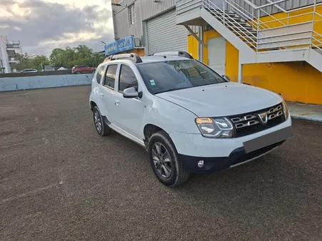 DACIA DUSTER 1.5 DCI 109 ch (BOITE AUTO / DIESEL / 10XCB possible)