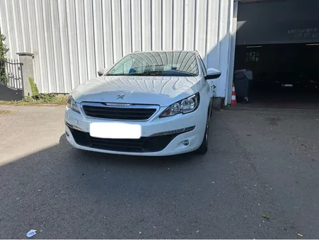 Peugeot 308 sw 1.6 e-hdi 120cv 127 000km première main jantes clim auto gps carnet d’entretien complet