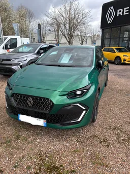 Renault clio vi techno full hybrid 160cv