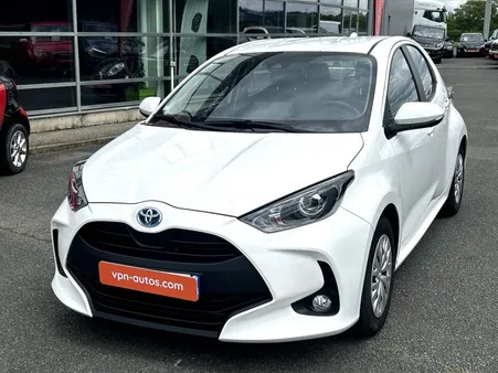 Toyota Yaris Hybrid Dynamic Business