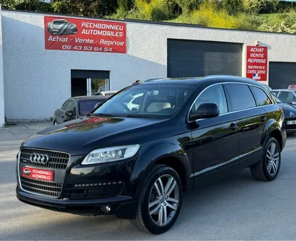 AUDI Q7 4.2 FSi V8 32V Quattro 350 Cv 7 PLACES FULL OPTIONS – TOIT PANO – BOSE – CAMÉRA
