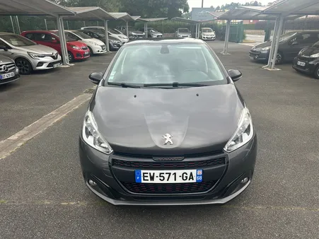 Peugeot 208 GT Line 1.2 Pure Tech 110