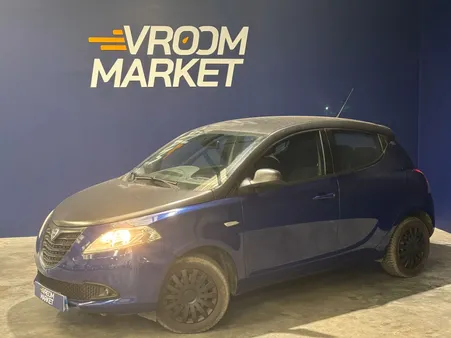 LANCIA Ypsilon 1.2 69ch 69 Gold - Régulateur de vitesse - Aide au stationnement