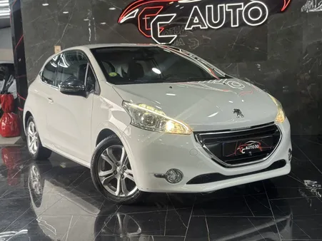 Peugeot 208 1.6 e-hdi fap allure 4cv 3p 2015
