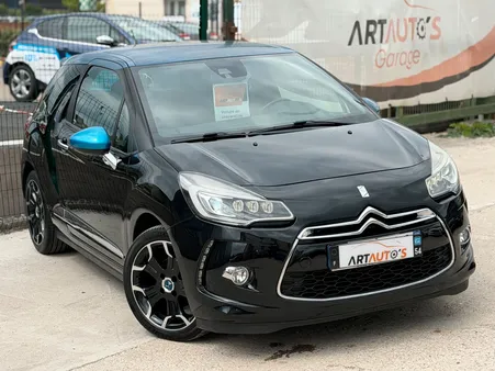 CITROEN DS3 1.6 Blue-Hdi 120 ch SPORT CHIC / FULL LED / GPS & CAMERA DE RECUL/ JANTES BI TON / CARPLAY / RADAR STATIONNEMENT / CLIM AUTO / HIFI SYSTEM / 2EME MAIN CARNET COMPLET / ETC…