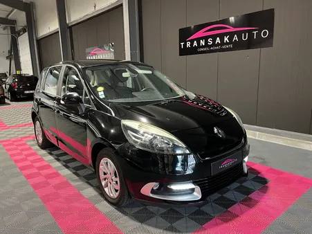 RENAULT SCENIC III dCi 110 cv FAP eco2 TomTom + DISTRI OK + RÉGULATEUR + ATTELAGE
