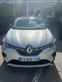 Renault captur e-tech 145 initiale paris – hybride rechargeable – 15 900