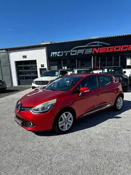 Renault clio iv 90ch energy intens /entretien renault complet/5 places/ecran